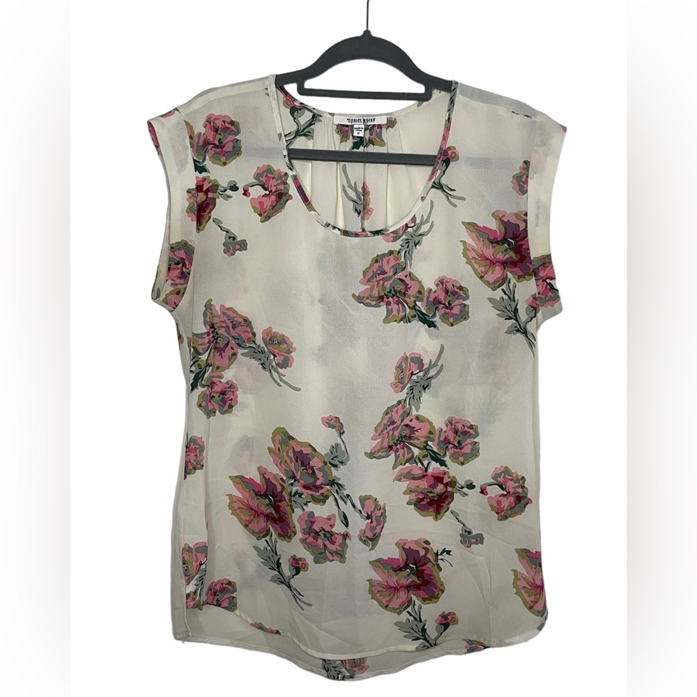 Daniel Rainn Top